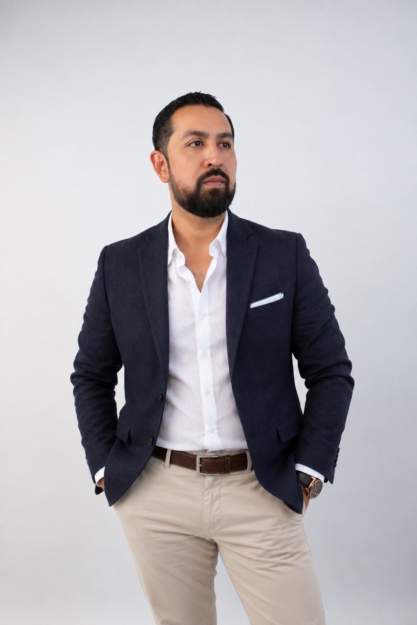 Retrato de estudio de Javier Martínez